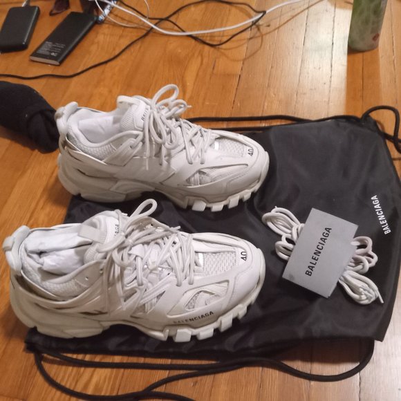 Balenciaga's New balance shoes - Picture 1 of 8